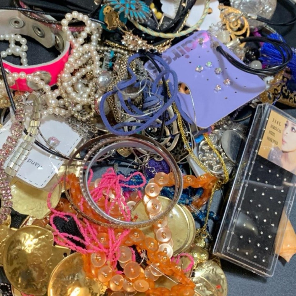 2 Pounds 6oz craft mixed jewelry